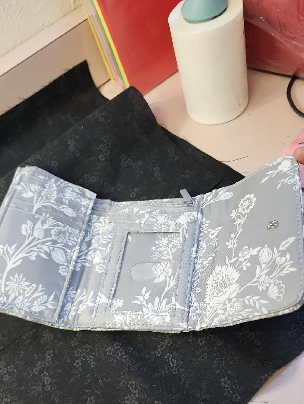 Vera Bradley Twill RILEY Wallet - Picture 2 of 7